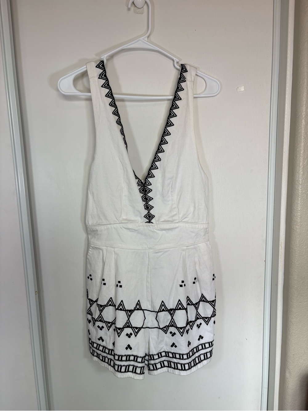 NWT Maje Ika White Black Embroidered Romper Size 40 - Picture 2 of 8